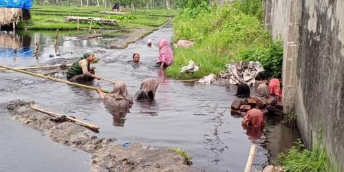 কয়লার ময়লায় টিকে থাকার সংগ্রাম