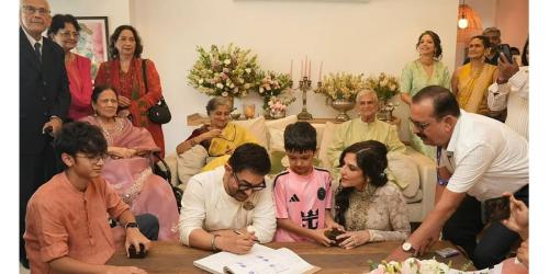 তিন সন্তানকে পাশে নিয়ে তৃতীয় বিয়ে করলেন আমির খান
