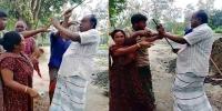 টাঙ্গাইলে নারীকে পেটালেন ইউপি চেয়ারম্যান