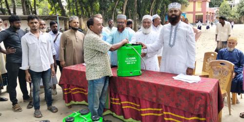 কৃষিকে আধুনিকায়নে ঝিনাইদহে ৯০ কৃষকের হাতে উঠল স্প্রে মেশিন