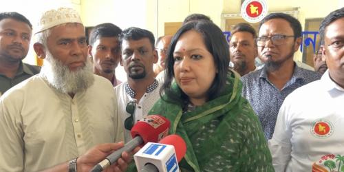 শেখ হাসিনার দেশে ফিরতে আইনি বাধা নেই: রুমিন ফারহানা