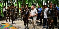 সিংগাইরে সেনাবাহিনীর অস্থায়ী প্রশিক্ষণ ক্যাম্প পরিদর্শন প্রধানমন্ত্রীর