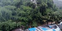ভারী বর্ষণে ডুবল চট্টগ্রাম, পাহাড়ধসের শঙ্কা