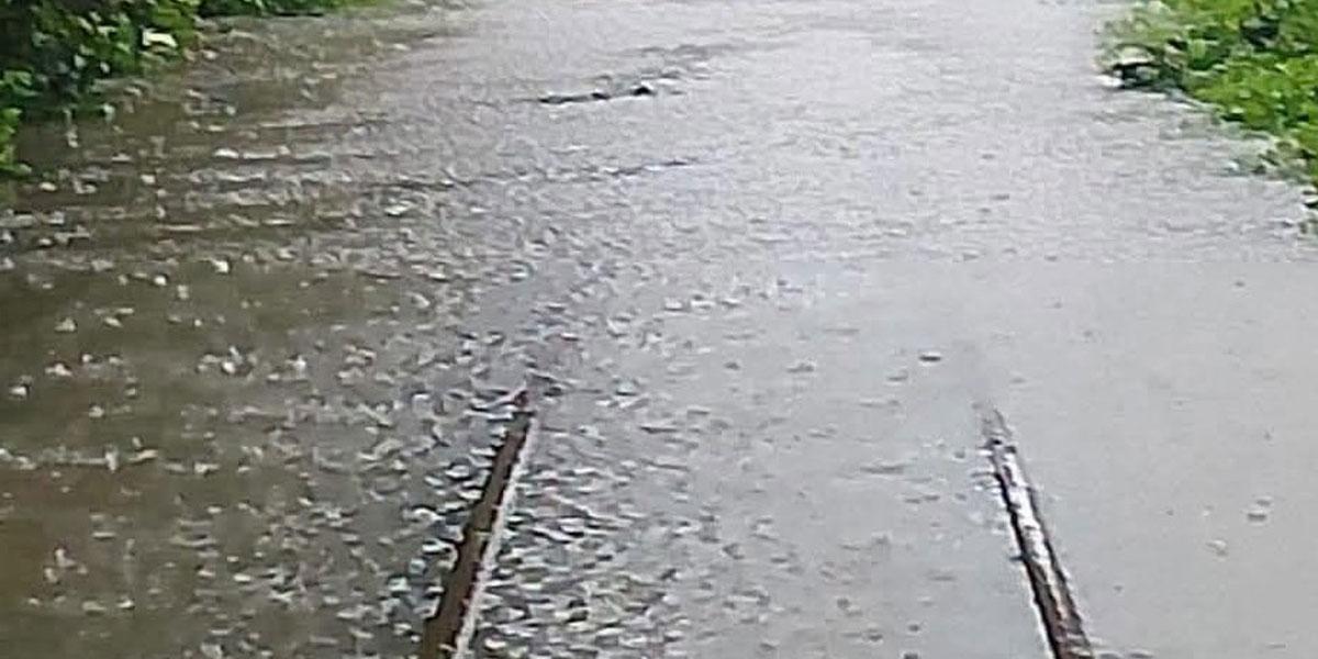 টানা বৃষ্টির প্রভাব, চট্টগ্রাম–কক্সবাজার রুটে ট্রেন চলাচল ব্যাহত