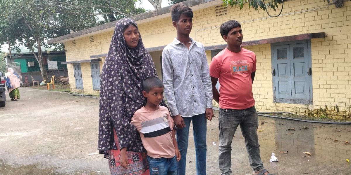 বিএসএফের ঠেলে পাঠানো ৪ ভারতীয় নাগরিক ফিরলেন ভারতে
