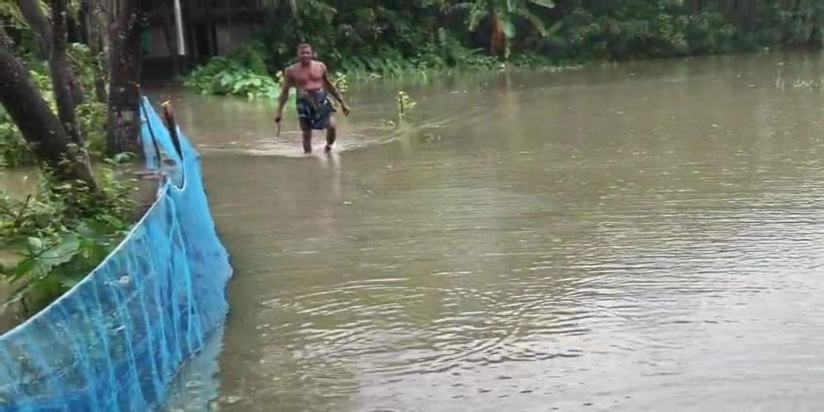 হাতিয়ায় নিম্নাঞ্চল প্লাবিত, লক্ষাধিক মানুষ পানিবন্দি