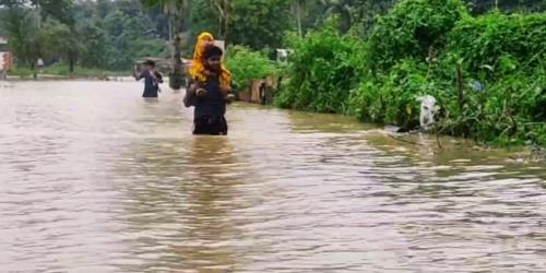 রাঙামাটিতে পাহাড়ধসের মাঝেই বন্যার আশঙ্কা