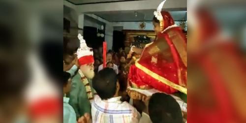 ধামরাইয়ে ৭৫ বছরের বৃদ্ধের সঙ্গে ২৫ বছরের তরুণীর বিয়ে
