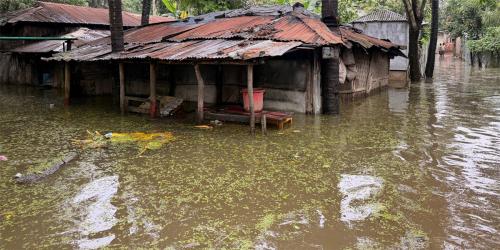 সাঙ্গুর পানি বিপৎসীমার উপরে, সাতকানিয়ায় পানিবন্দি লক্ষাধিক মানুষ