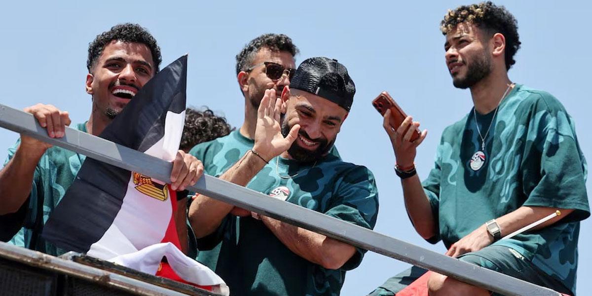 দেশে ফিরে রাজকীয় সংবর্ধনা পেলেন সালাহরা