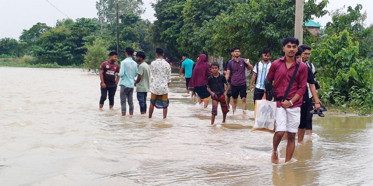 সুনামগঞ্জে বৃষ্টি কমলেও পাহাড়ি ঢলে বাড়ছে হাওর-নদীর পানি