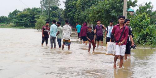 সুনামগঞ্জে বৃষ্টি কমলেও পাহাড়ি ঢলে বাড়ছে হাওর নদীর পানি