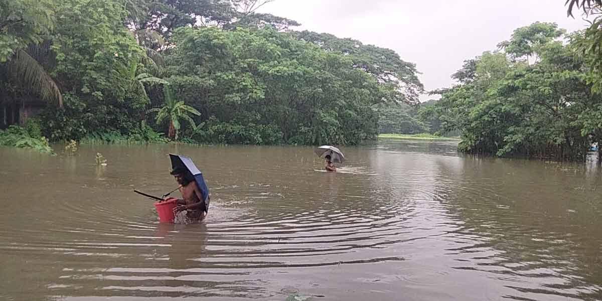 হাতিয়ায় ৯০ গ্রাম প্লাবিত, পানিবন্দি অর্ধলক্ষ মানুষ