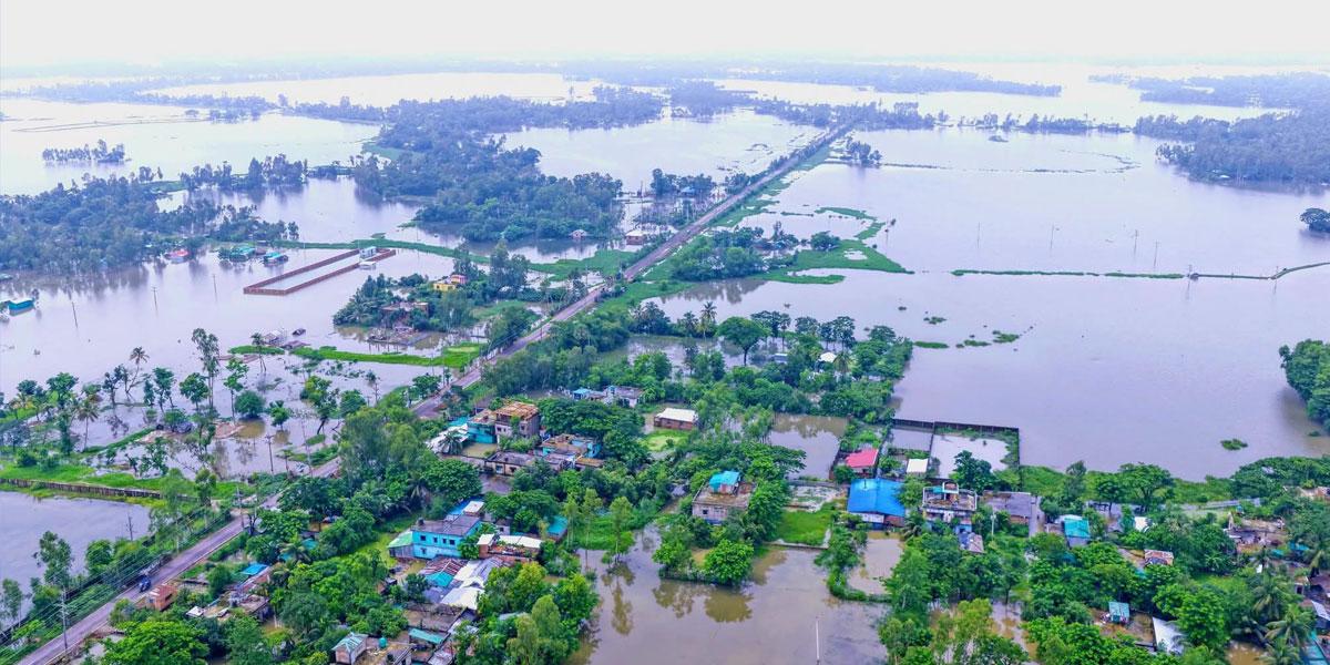 চকরিয়া-পেকুয়ায় পানিবন্দি লাখো মানুষ, কাটেনি দুর্ভোগ