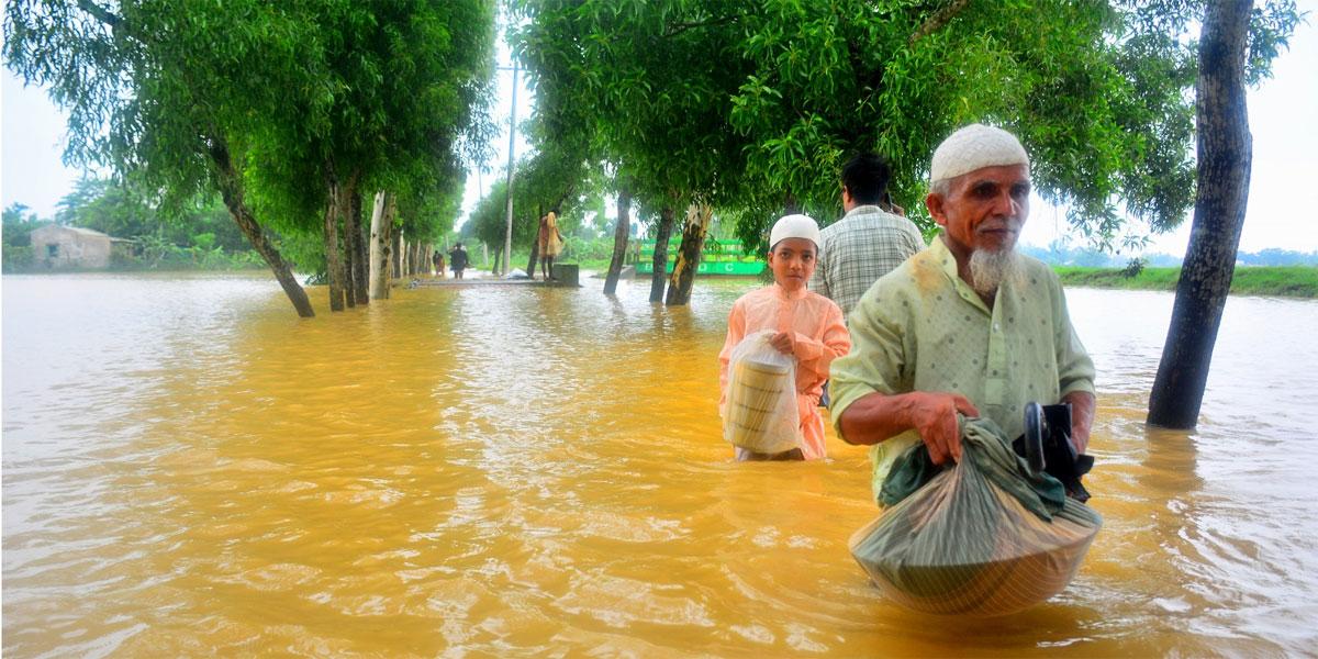 বন্যার্তদের পাশে সরকার, প্রধানমন্ত্রীর নির্দেশনায় চলছে সর্বাত্মক সহায়তা