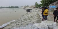যমুনার ভাঙনে ধুনটে হুমকির মুখে বন্যা নিয়ন্ত্রণ বাঁধ