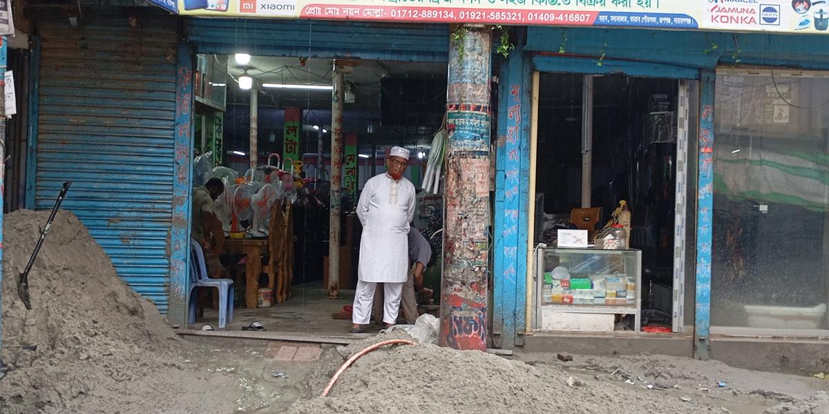 যুবদল নেতার বিরুদ্ধে চাঁদাবাজির অভিযোগ, হামলায় আহত ১০