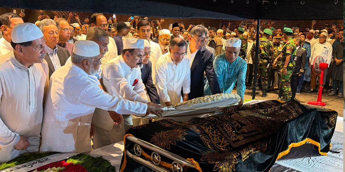 জমিরউদ্দিন সরকারকে শেষ শ্রদ্ধা জানালেন প্রধানমন্ত্রী তারেক রহমান