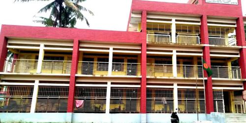 ঈশ্বরদীতে বৃত্তির হাসি ২০৬ শিক্ষার্থীর মুখে