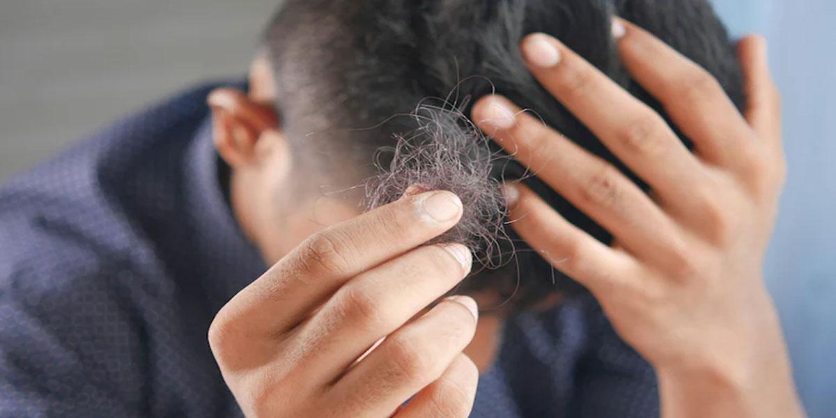 চুল পড়া ৯২ শতাংশ কমিয়ে দেয় ‘লাইট থেরাপি’