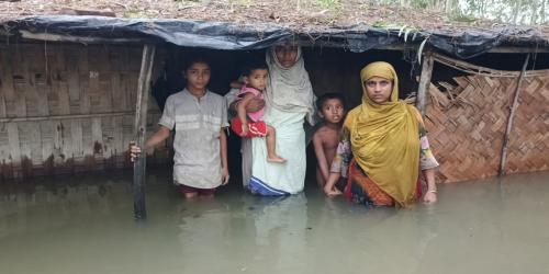 বিশুদ্ধ পানি ও খাবারের সংকট দুর্গম এলাকায় পৌঁছেনি ত্রাণ