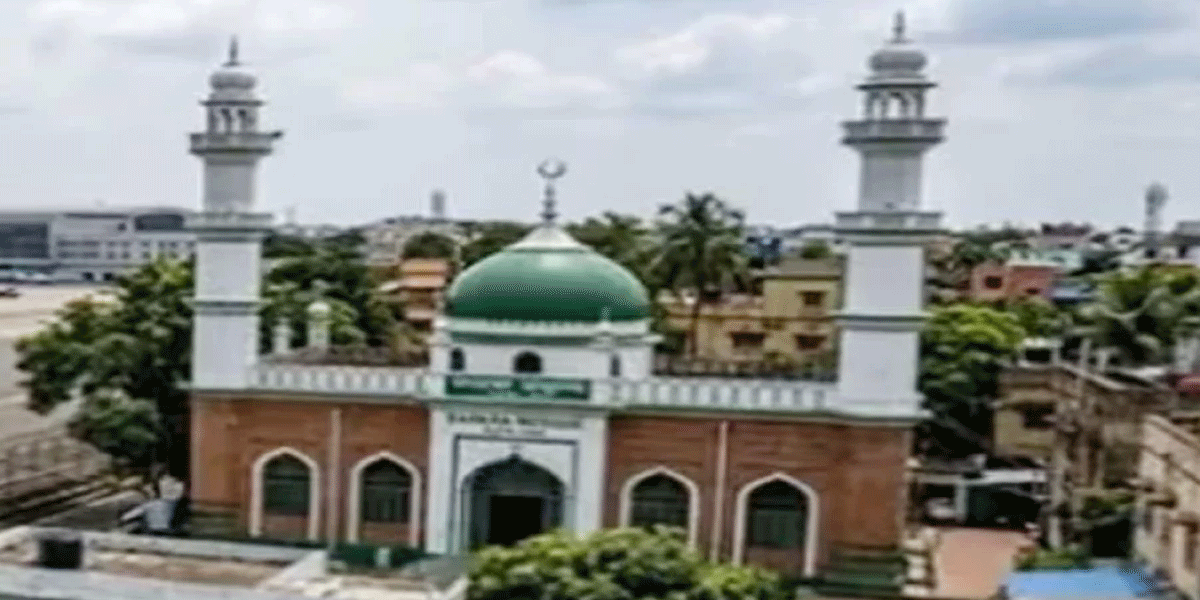 কলকাতায় ১৩৬ বছরের পুরোনো মসজিদে নামাজ বন্ধ করলো বিজেপি