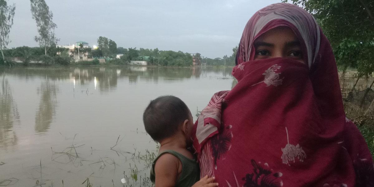 ৬ লাখ টাকার ঋণ ও বিকল রিকশা