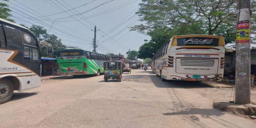 রাজশাহীর সঙ্গে সারাদেশের বাস চলাচল বন্ধ
