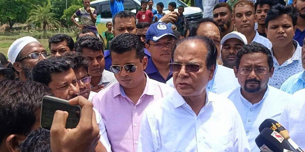ত্রাণ বিতরণে অনিয়ম-স্বজনপ্রীতি বরদাস্ত করা হবে না: ত্রাণমন্ত্রী