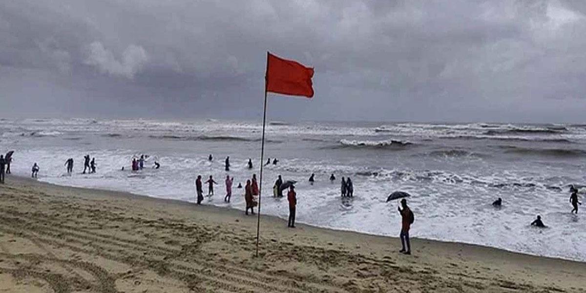 ঘনীভূত হচ্ছে লঘুচাপ, সমুদ্রবন্দরগুলোতে ৩ নম্বর সতর্কসংকেত