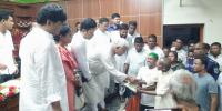 হিলিতে কৃষি প্রণোদনা ও পুনর্বাসন কর্মসূচির উদ্বোধন