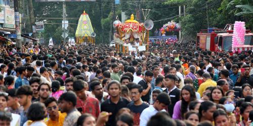 ভক্তির আবহে দেশজুড়ে বর্ণাঢ্য রথযাত্রা