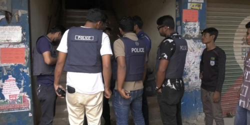 আশুলিয়ায় জিম্মি উদ্ধার অভিযানে পুলিশকে লক্ষ্য করে গুলি