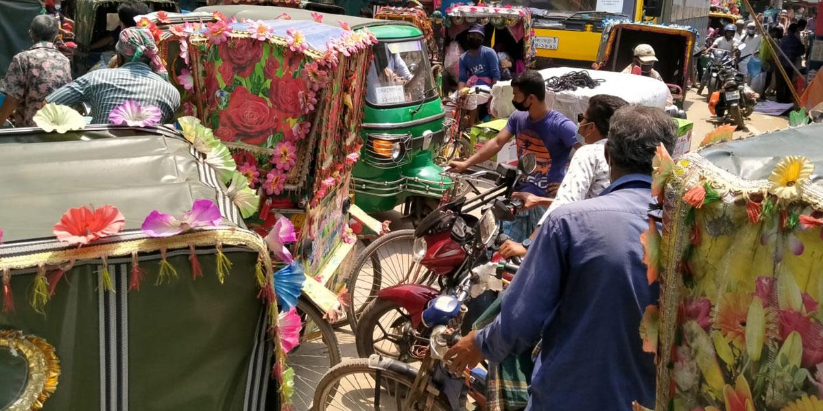 যানজটে নাকাল ময়মনসিংহ বিভাগীয়শহরের বাসিন্দারা