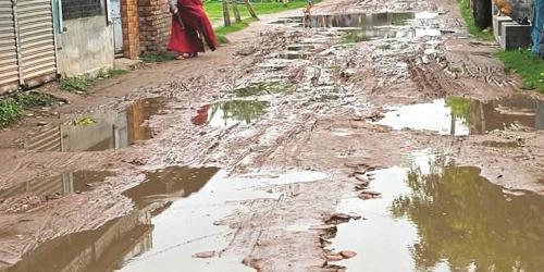 রূপসা উপজেলা: সংস্কারের অভাবে সড়ক বেহাল