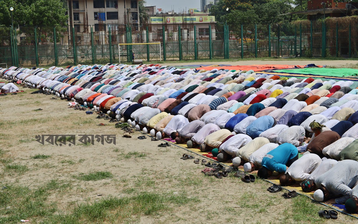 রাজধানীতে বৃষ্টির জন্য বিশেষ নামাজ