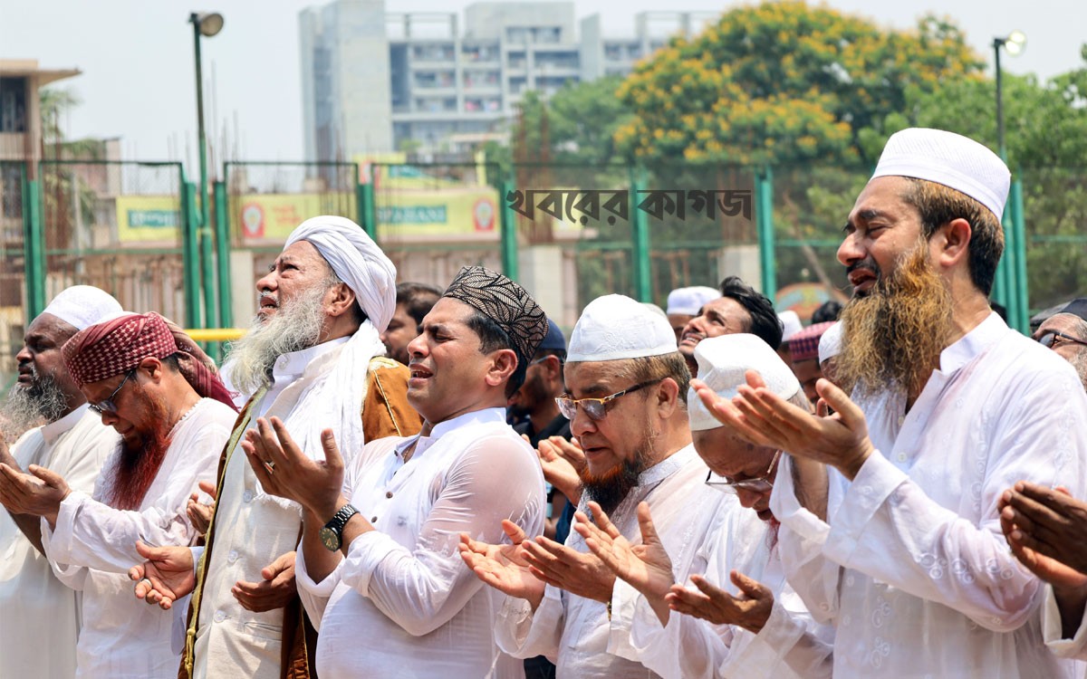 রাজধানীতে বৃষ্টির জন্য বিশেষ নামাজ