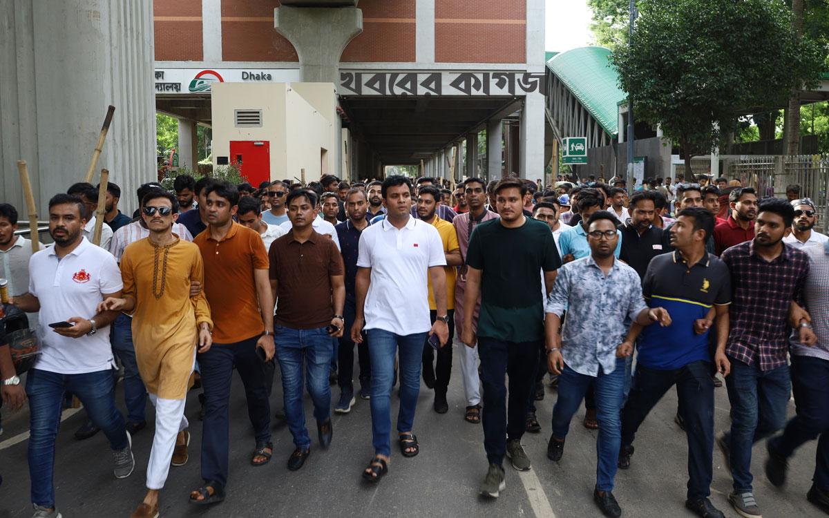 ককটেল বিস্ফোরণ