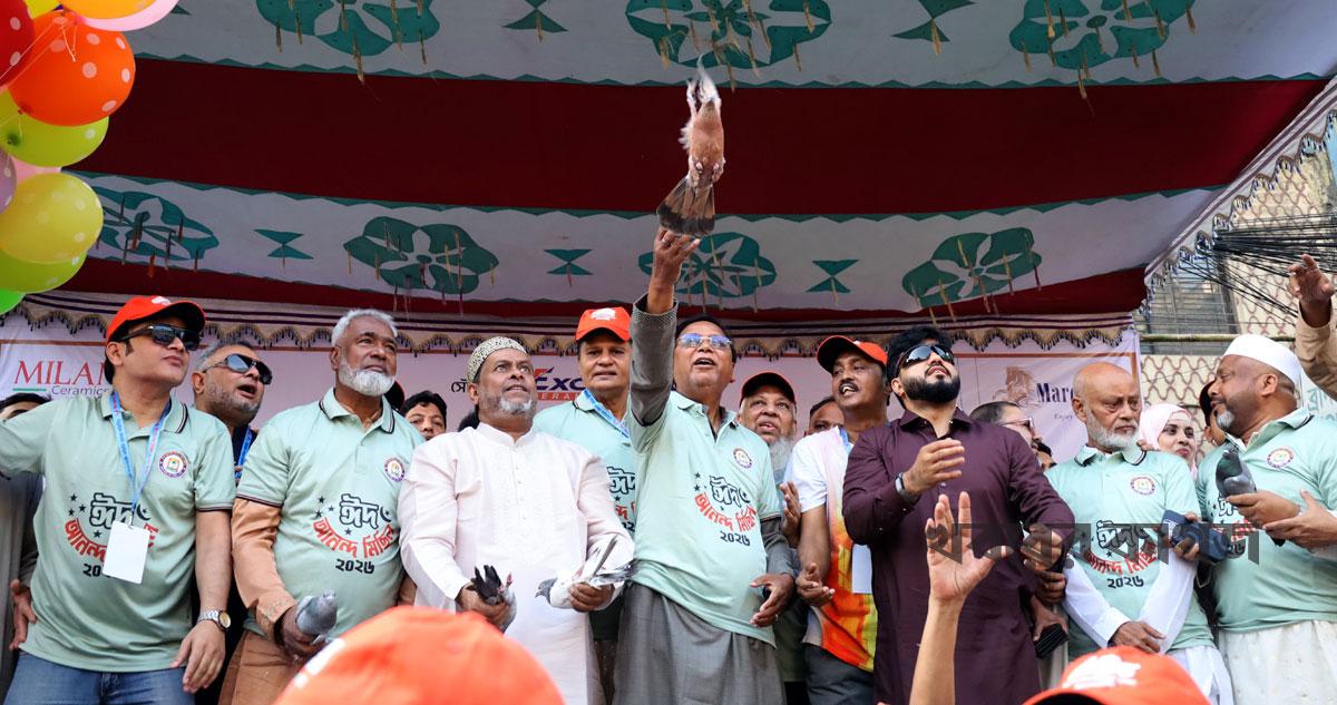 পুরান ঢাকায় ঈদ আনন্দ মিছিল
