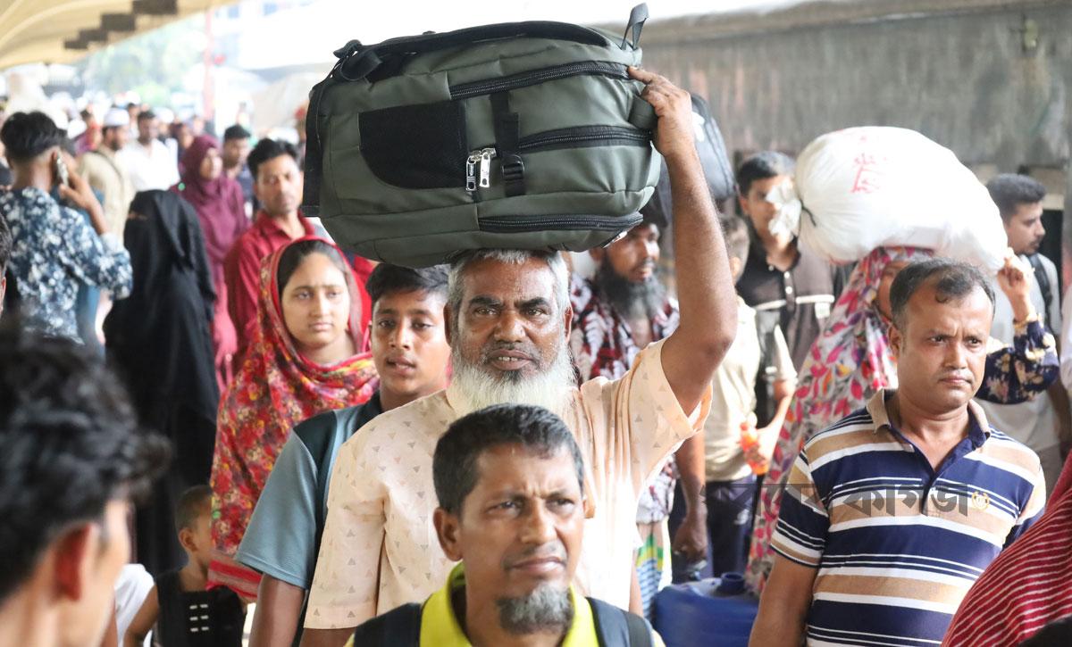 ভ্যাপসা গরমের অতিষ্ট